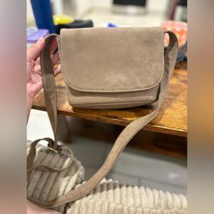 Vintage Sand Coach Sonoma 4946